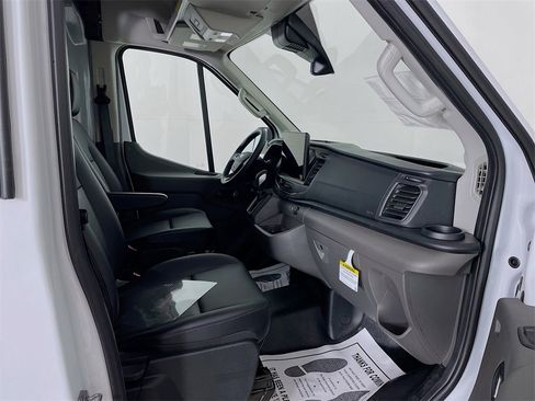 New 2025 Ford Transit 250 148 Medium Roof image 28