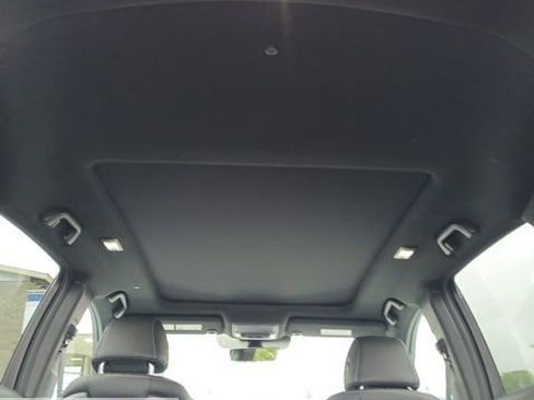 Used 2025 Acura RDX SH-AWD image 37
