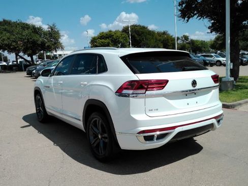 Used 2021 Volkswagen Atlas Cross Sport SE FWD image 9
