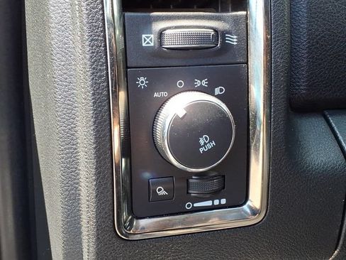 Used 2015 RAM 1500 Sport w/ Convenience Group AWD/4WD image 18