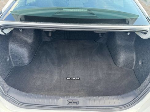 Used 2025 Nissan Altima 2.5 SV FWD image 31