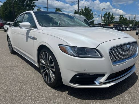 Used 2019 Lincoln Continental Select w/ Continental Climate Package AWD/4WD image 4