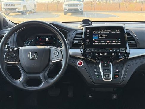 Used 2023 Honda Odyssey Sport image 14