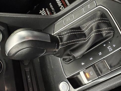 Used 2021 Volkswagen Tiguan SE R-Line image 31