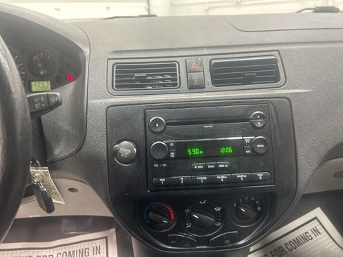 Used 2006 Ford Focus ZX4 image 16