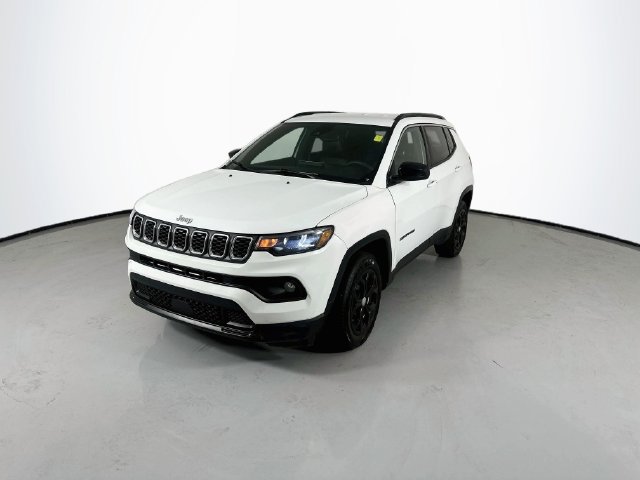 Used 2024 Jeep Compass Latitude AWD/4WD image 5