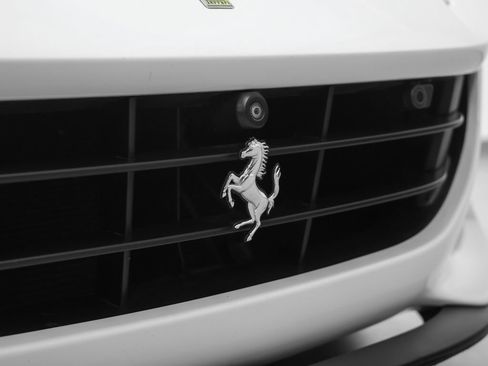 Certified 2019 Ferrari Portofino RWD image 6
