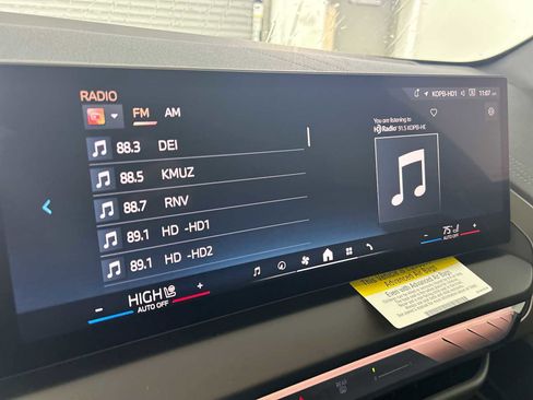 New 2026 BMW X3 xDrive30 w/ Premium Package image 12