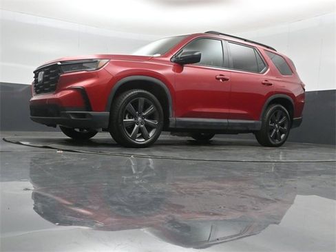 Used 2025 Honda Pilot Sport image 39