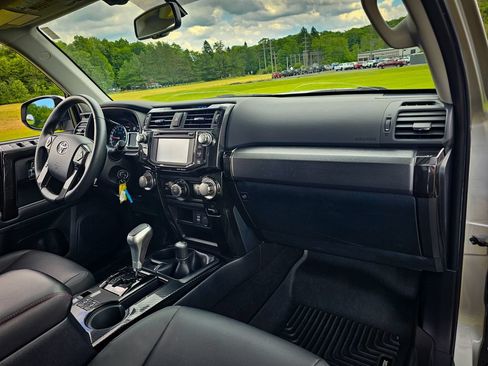 Used 2019 Toyota 4Runner TRD Off-Road Premium AWD/4WD image 42