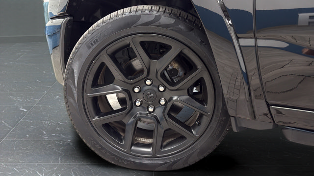 Used 2025 RAM 1500 Laramie w/ Night Edition AWD/4WD image 40
