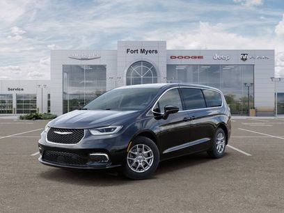 New 2026 Chrysler Pacifica Select