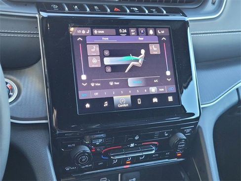 Certified 2024 Jeep Grand Cherokee L Laredo image 11