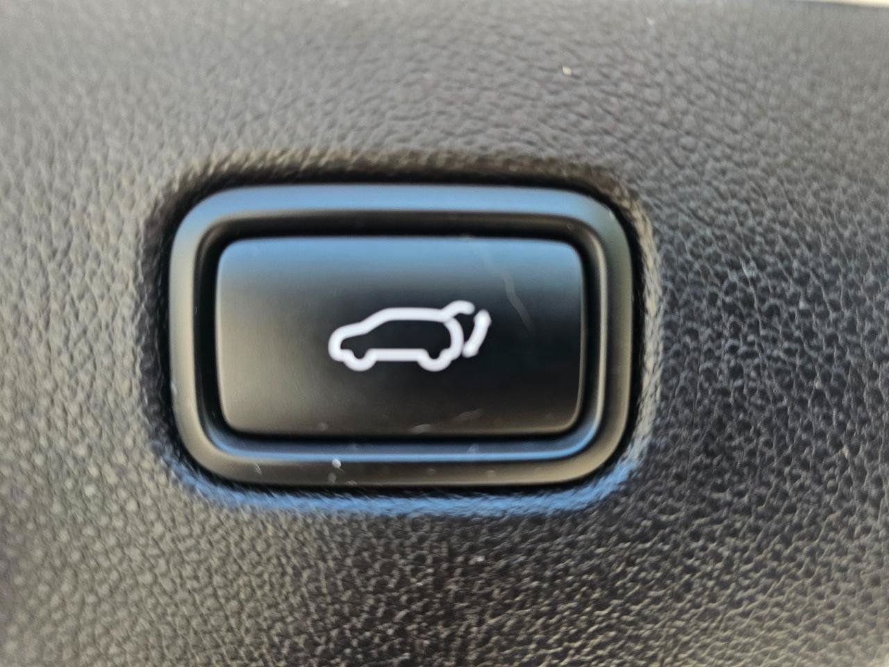 Used 2020 Kia Sorento EX FWD image 21