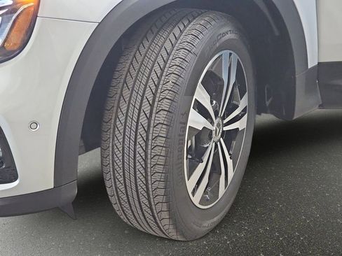 Used 2026 Mercedes-Benz GLB 250 4MATIC image 35