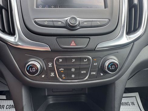 Used 2021 Chevrolet Equinox LT FWD image 21