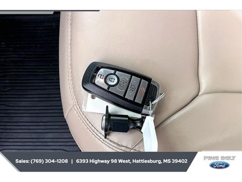 Used 2021 Ford Explorer XLT w/ Equipment Group 202A RWD image 9