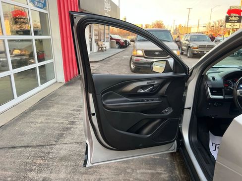 Used 2018 GMC Terrain SLT w/ Preferred Package image 8