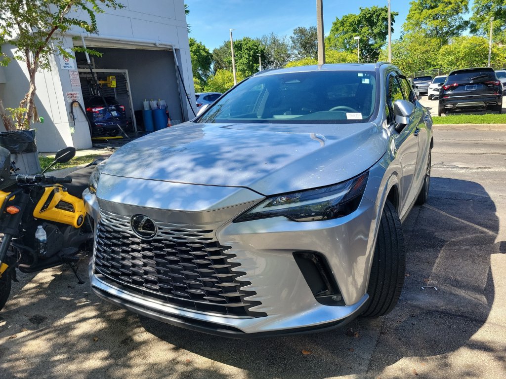 Used 2023 Lexus RX 350 Premium w/ Accessory Package AWD/4WD image 3