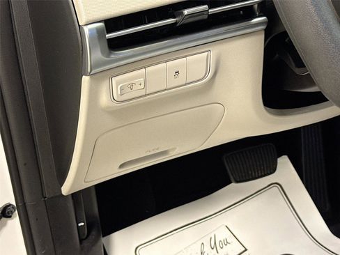 Used 2025 Hyundai Tucson SE image 10