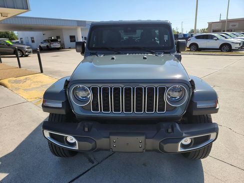 Used 2025 Jeep Wrangler Unlimited Sahara w/ Safety Group AWD/4WD image 8