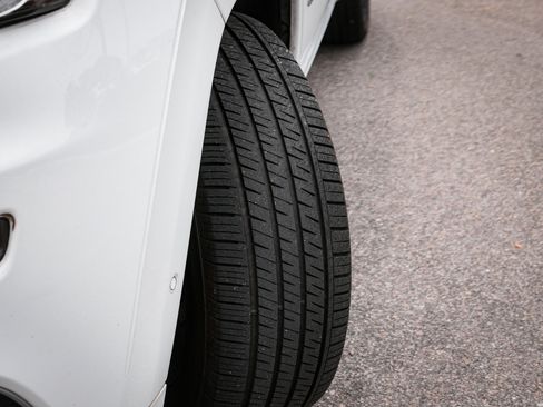 Used 2017 Jeep Grand Cherokee Summit w/ Platinum Series Group image 12