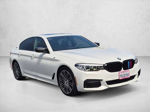 Used 2019 BMW 530e w/ M Sport Package RWD image 3