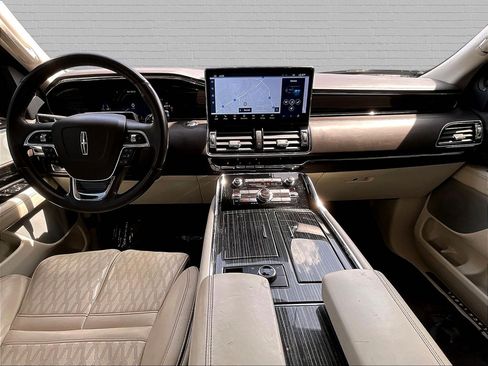Used 2022 Lincoln Navigator Black Label AWD/4WD image 9