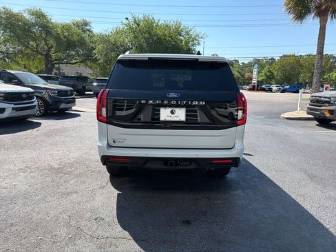 Used 2025 Ford Expedition Active image 6