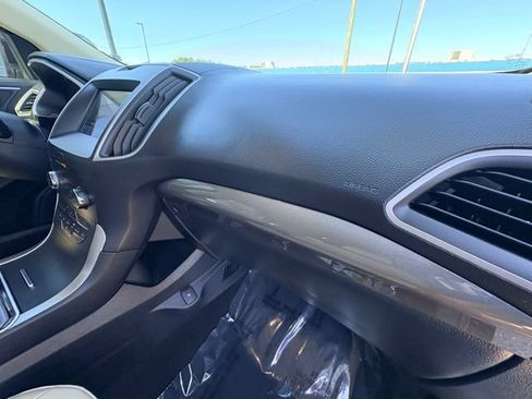 Used 2020 Ford Edge SEL AWD/4WD image 26