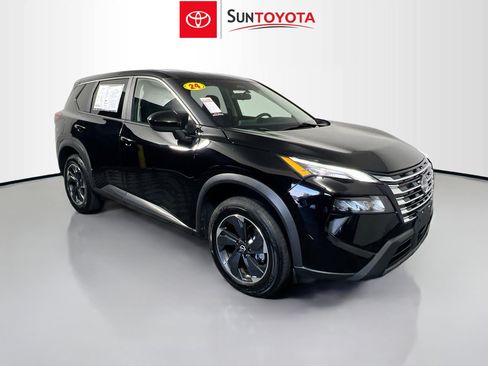 Used 2024 Nissan Rogue SV FWD image 1