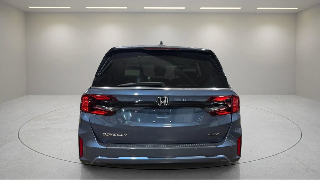 Used 2025 Honda Odyssey Elite image 4