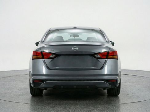 Used 2025 Nissan Altima 2.5 SV FWD image 7