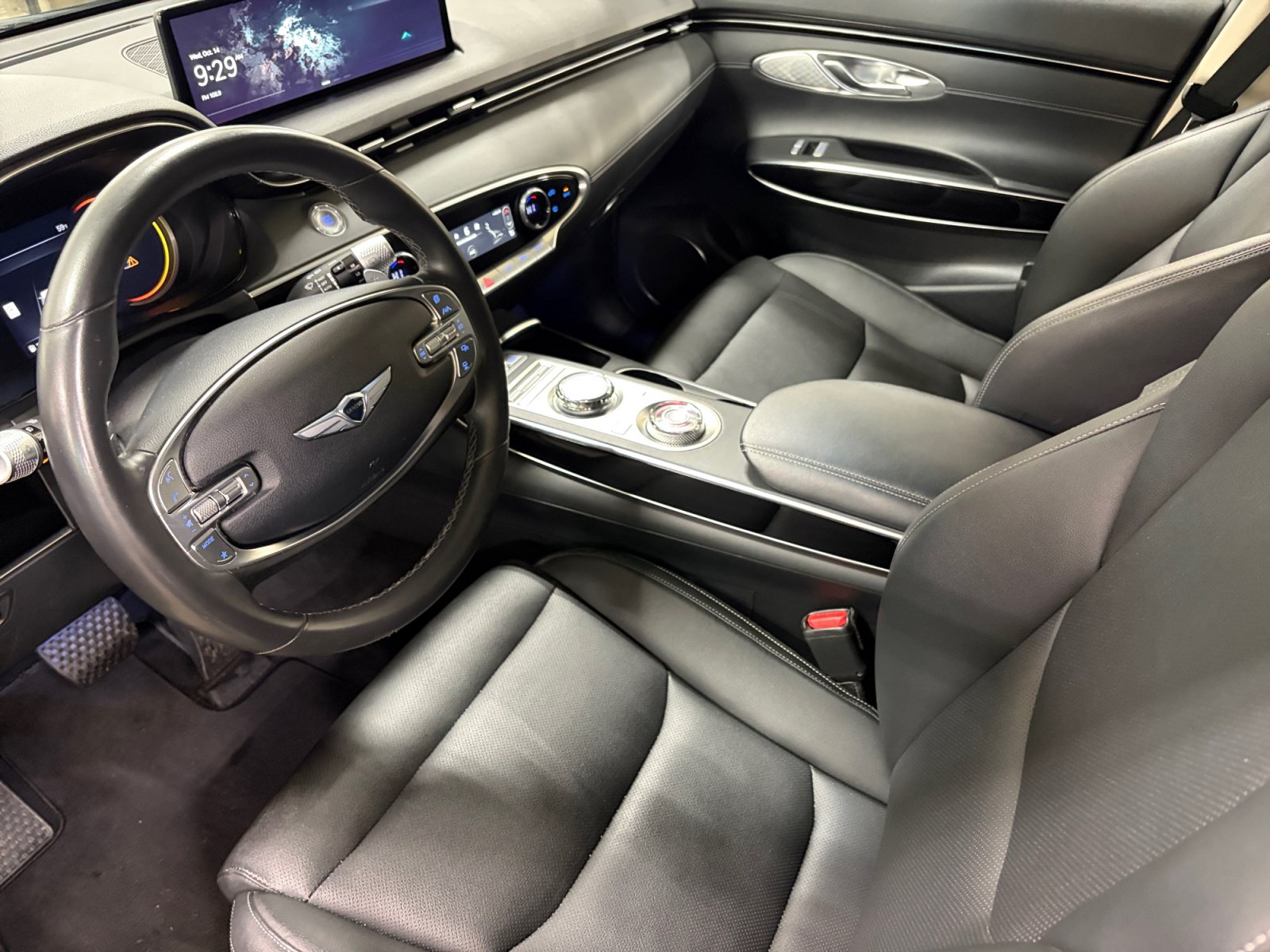 Used 2025 Genesis GV70 2.5T AWD/4WD image 14