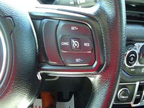 Certified 2024 Jeep Gladiator Sport AWD/4WD image 20