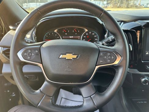 Used 2023 Chevrolet Traverse LT image 10