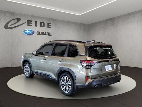 Used 2025 Subaru Forester Touring w/ Popular Package - Touring AWD/4WD image 10