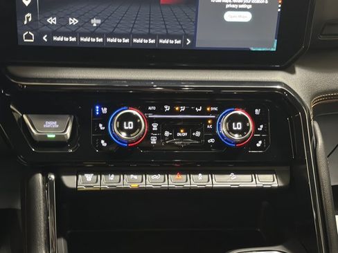 Used 2025 GMC Sierra 3500 AT4 w/ AT4 Premium Plus Package AWD/4WD image 32