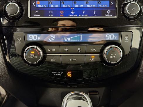 Used 2022 Nissan Rogue Sport SV w/ Technology Package AWD/4WD image 17