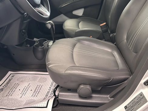 Used 2014 Chevrolet Spark LT FWD image 23