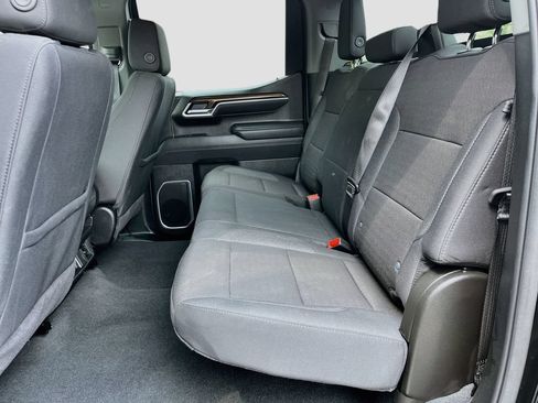 Used 2025 Chevrolet Silverado 1500 LT AWD/4WD image 25