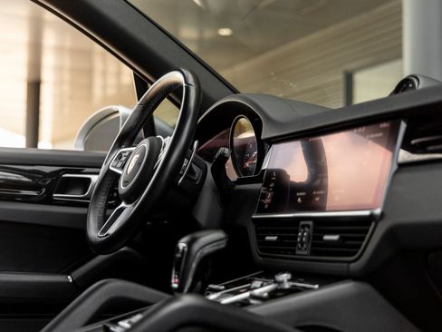 Certified 2021 Porsche Cayenne AWD/4WD image 47