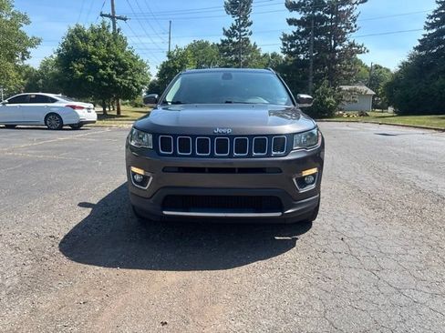 Used 2019 Jeep Compass Limited AWD/4WD image 2