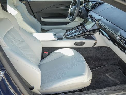 New 2025 Aston Martin V8 Vantage Coupe image 35