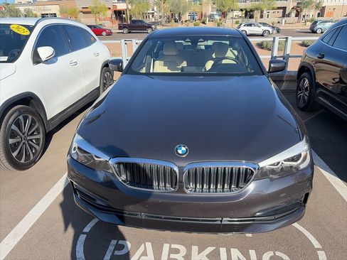 Used 2019 BMW 530e w/ Convenience Package image 2