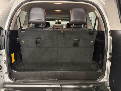 Used 2018 Lexus GX 460 Premium w/ Premium Package image 22