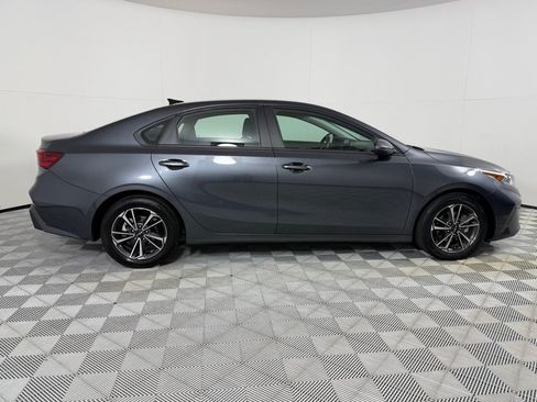 Used 2024 Kia Forte LXS FWD image 4