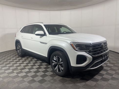 New 2026 Volkswagen Atlas Cross Sport SE image 2