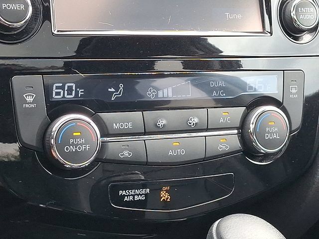 Used 2016 Nissan Rogue SL w/ SL Premium Package AWD/4WD image 16