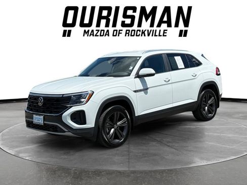 Used 2024 Volkswagen Atlas Cross Sport SE AWD/4WD image 2